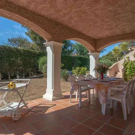 Elisabeth Βίλα Fréjus